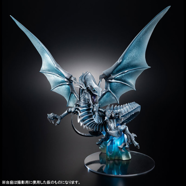 ART WORKS MONSTERS 遊戯王「青眼の白龍」フィギュア ブルーアイズ